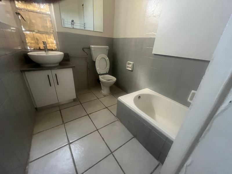 Commercial Rental Monthly In Roodepoort - Photo 6
