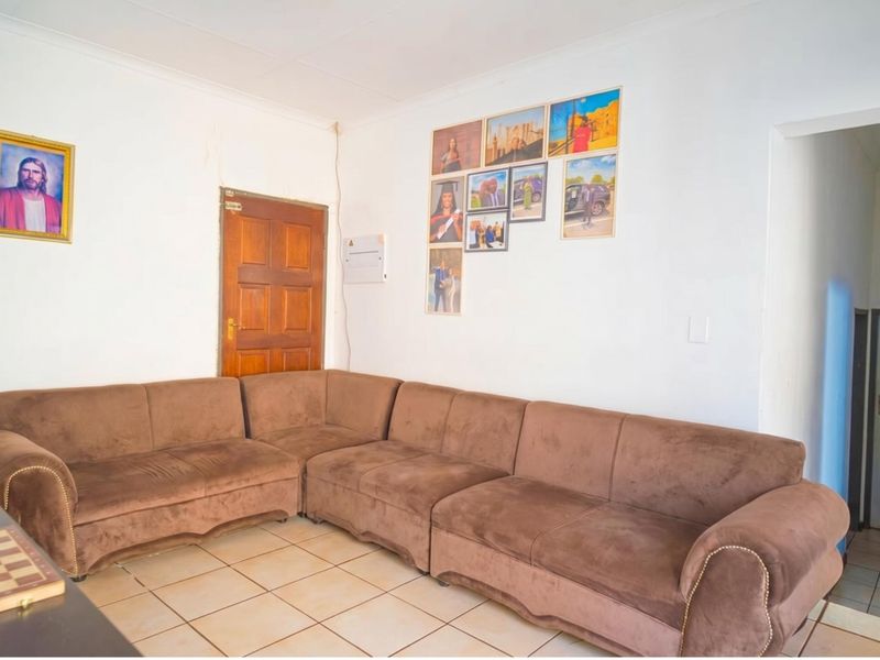 House For Sale In Pretoria - Photo 10