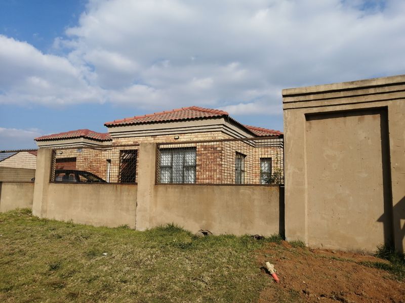 House For Sale In Walkerville - Photo 2