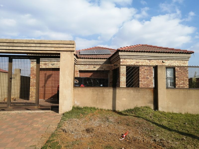 House For Sale In Walkerville - Photo 1
