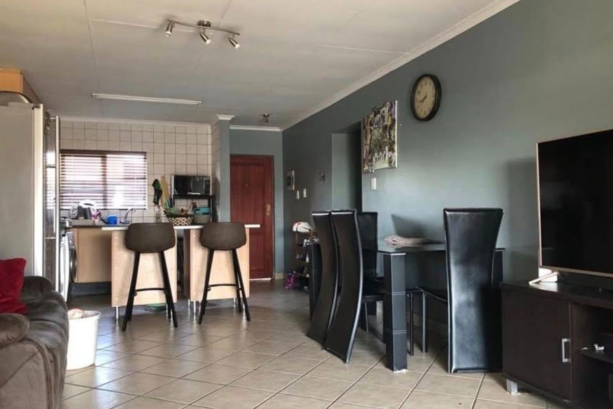 Townhouse Rental Monthly In Pretoria - Photo 5