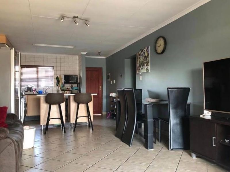 Townhouse Rental Monthly In Pretoria - Photo 5