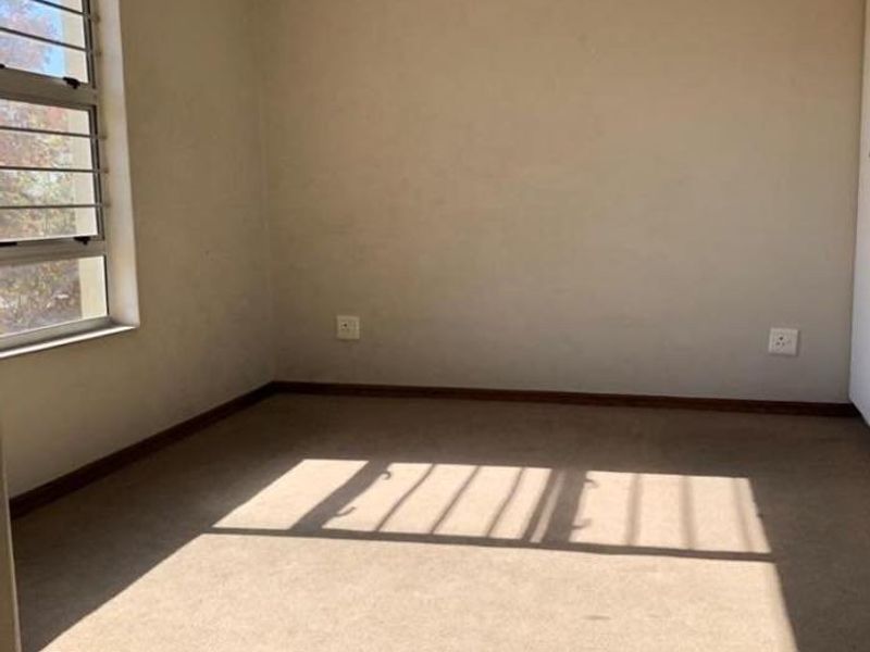 Townhouse Rental Monthly In Pretoria - Photo 9
