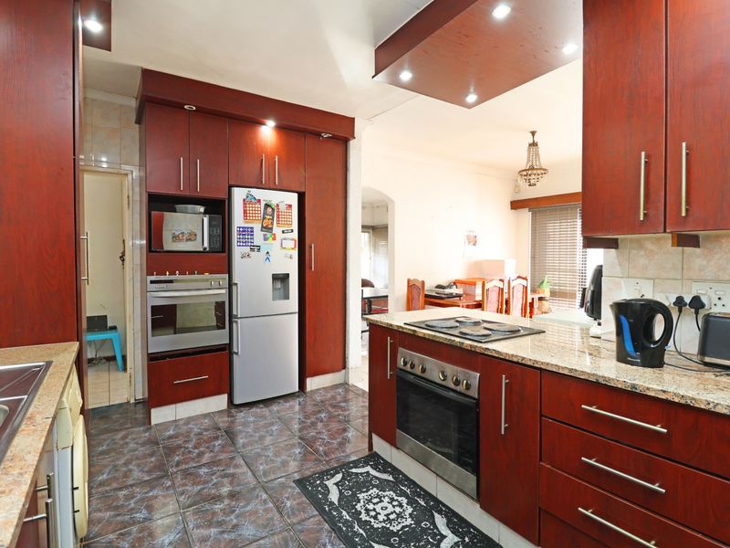 House For Sale In Johannesburg - Photo 5