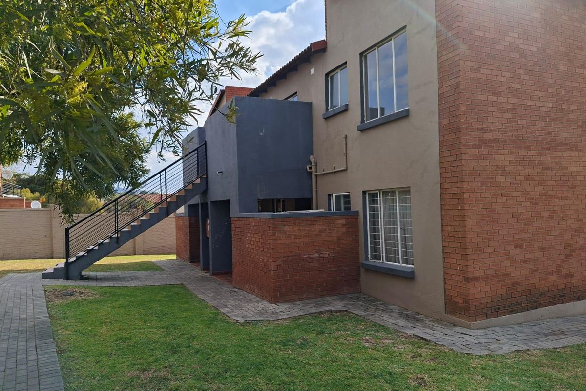 Apartment For Sale In Roodepoort - Photo 5