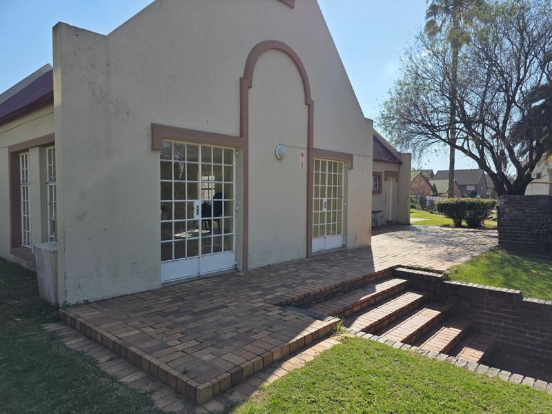 Apartment For Sale In Midrand - Photo 2
