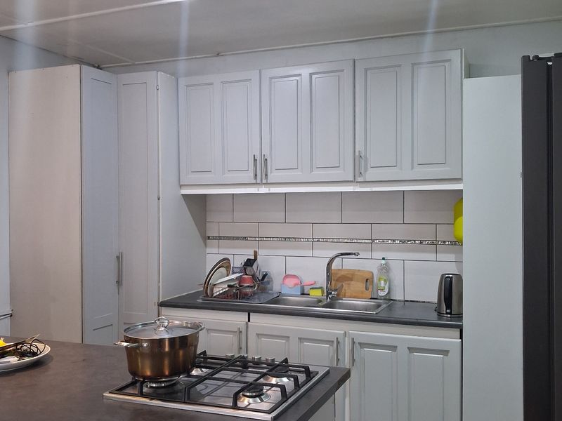 Apartment Rental Monthly In Kuils River - Photo 2