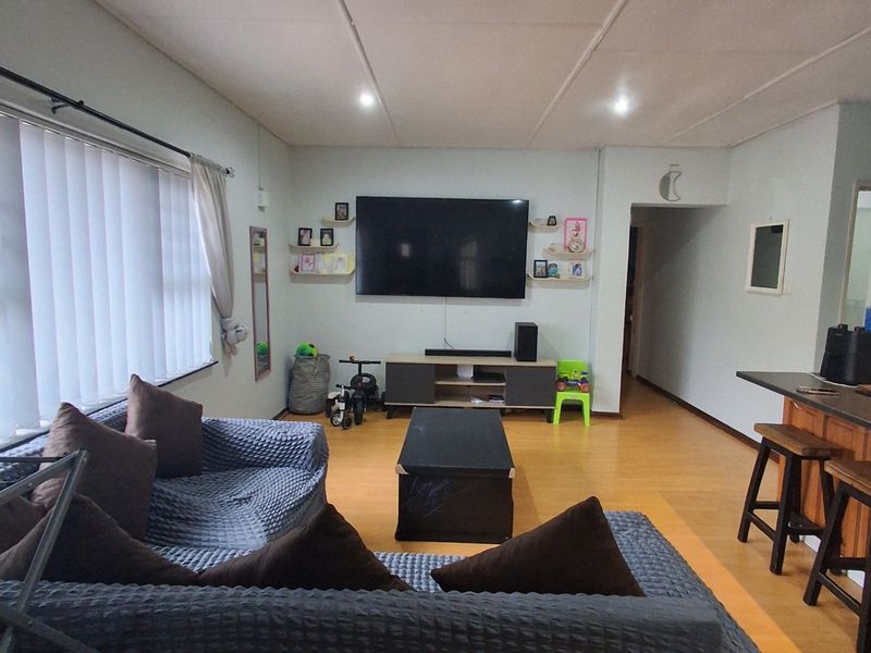 Apartment Rental Monthly In Kuils River - Photo 3