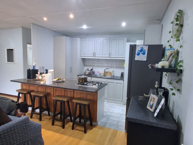 Apartment Rental Monthly In Kuils River - Photo 1