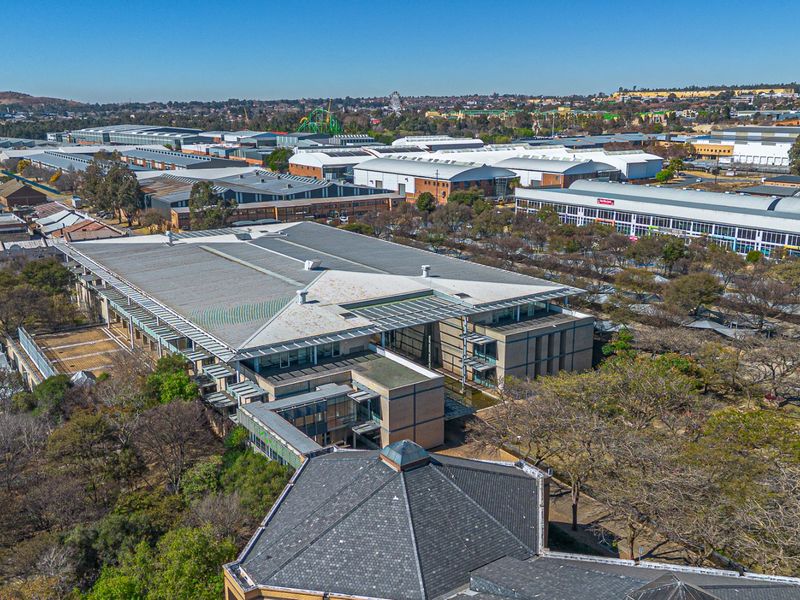 Commercial For Sale In Johannesburg - Photo 8