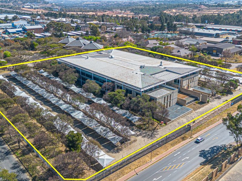 Commercial For Sale In Johannesburg - Photo 6