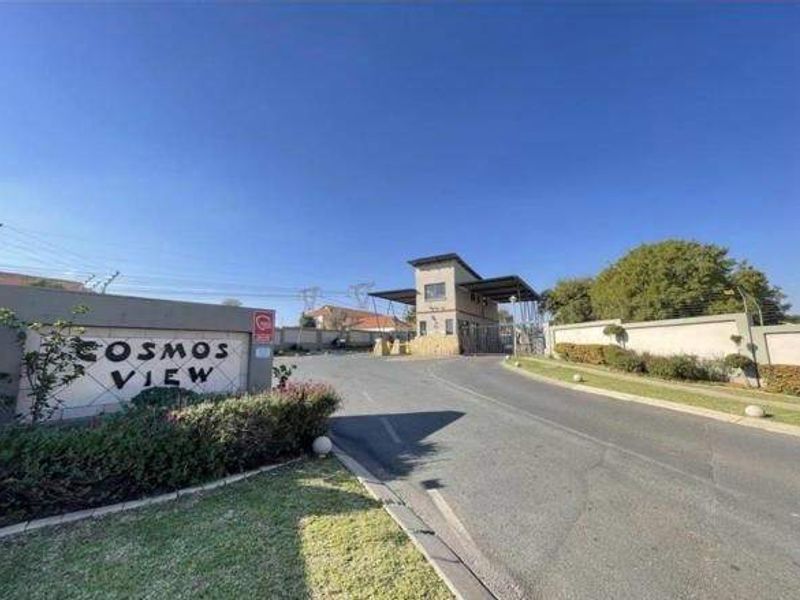 Townhouse Rental Monthly In Centurion - Photo 1