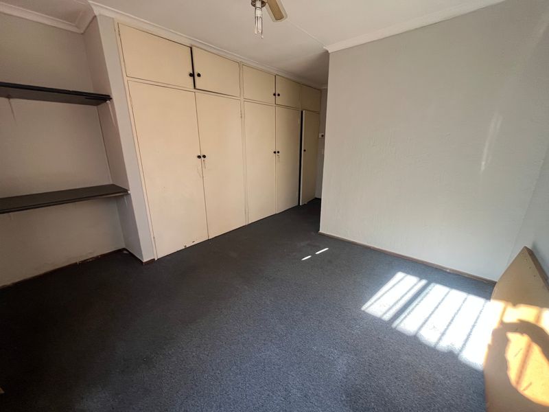 Townhouse For Sale In Randburg - Photo 10