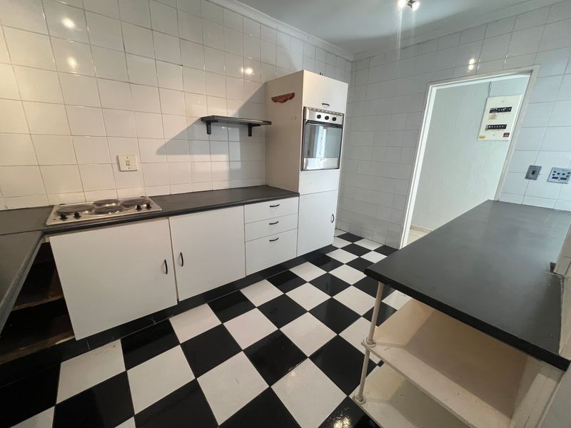Townhouse For Sale In Randburg - Photo 8