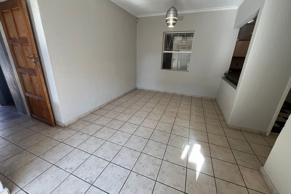 Townhouse For Sale In Randburg - Photo 5