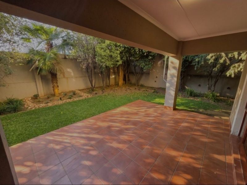 Townhouse For Sale In Sandton - Photo 4
