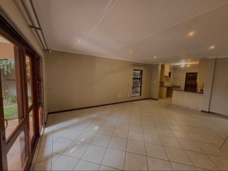Townhouse For Sale In Sandton - Photo 9