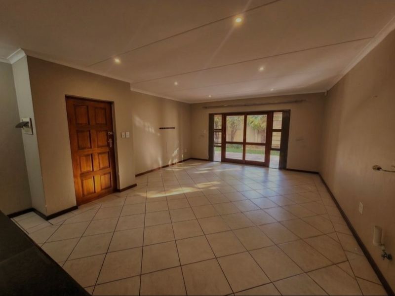 Townhouse For Sale In Sandton - Photo 6