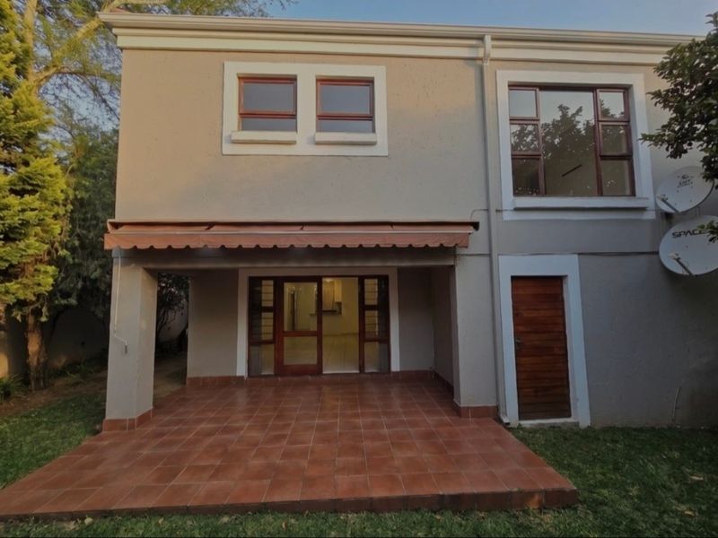 Townhouse For Sale In Sandton - Photo 3