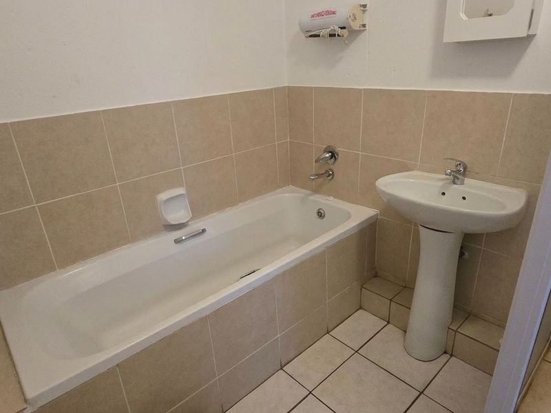Apartment For Sale In Boksburg - Photo 4