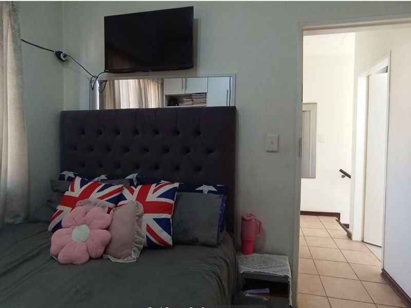 Townhouse For Sale In Midrand - Photo 10