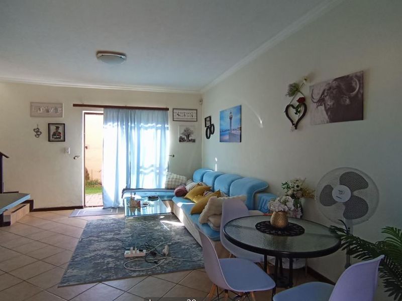 Townhouse For Sale In Midrand - Photo 4