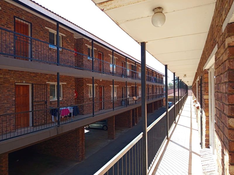 Apartment Rental Monthly In Kempton Park - Photo 6