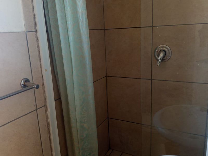 Apartment Rental Monthly In Kempton Park - Photo 5