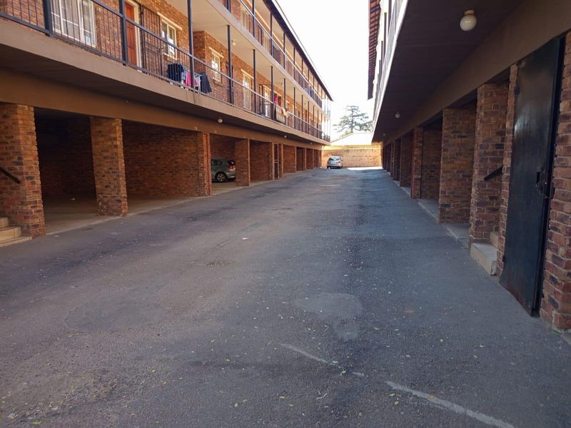 Apartment Rental Monthly In Kempton Park - Photo 1