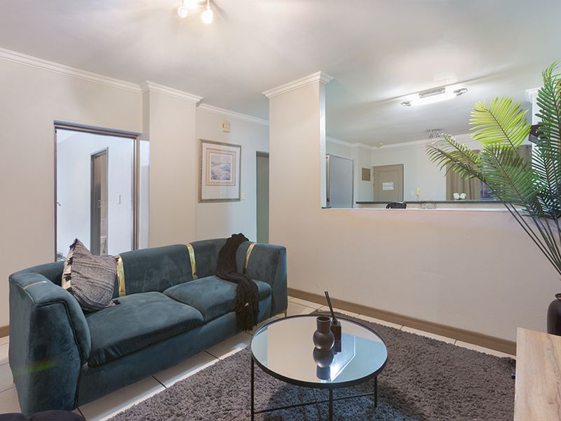 Apartment Rental Monthly In Sandton - Photo 7