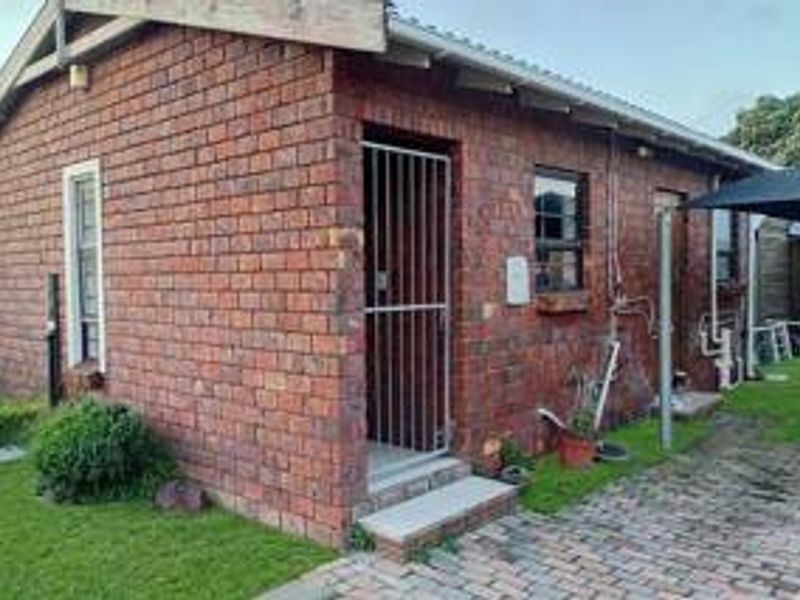 House For Sale In Port Elizabeth - Photo 1