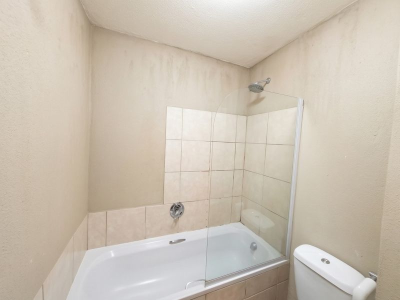 Apartment For Sale In Randburg - Photo 10