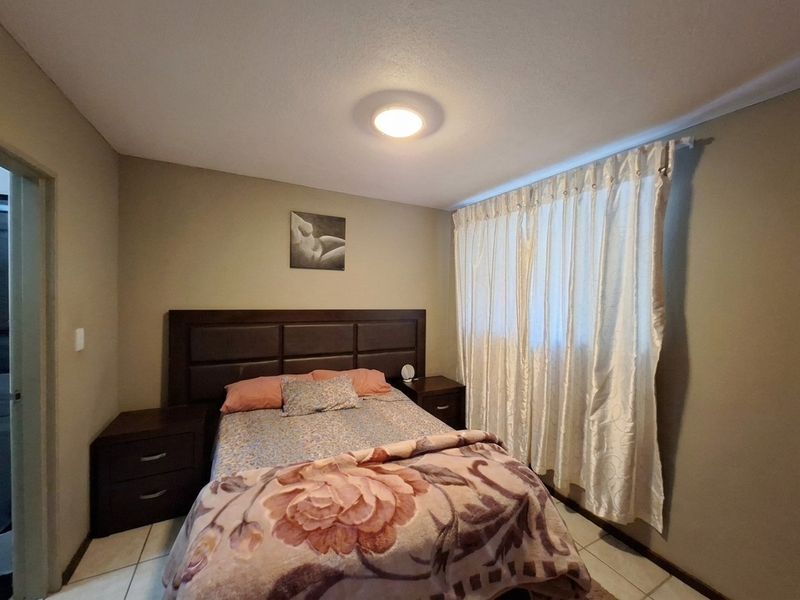 Apartment For Sale In Randburg - Photo 8