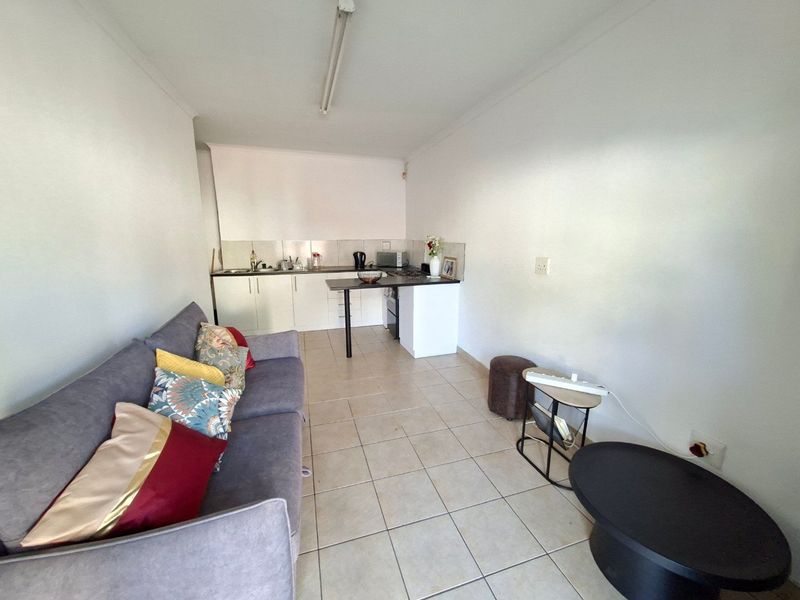 Apartment Rental Monthly In Mount Edgecombe - Photo 2