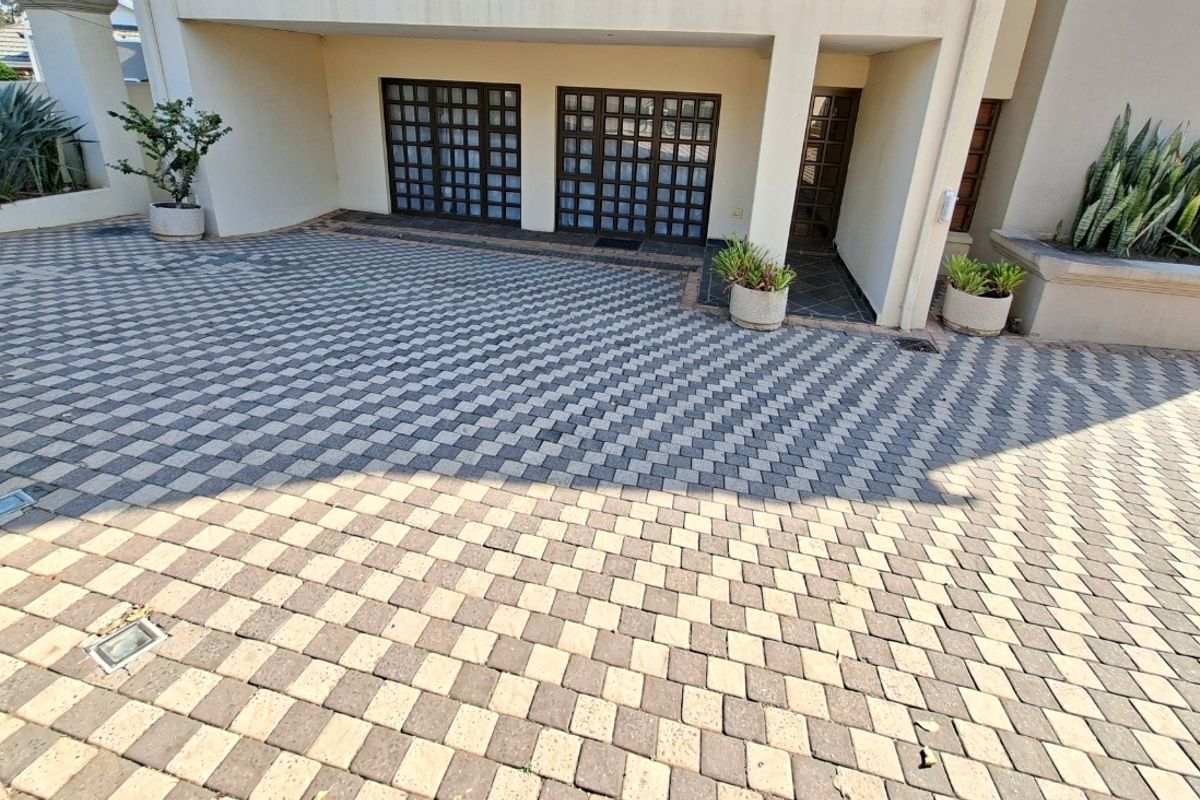 Apartment Rental Monthly In Mount Edgecombe - Photo 3