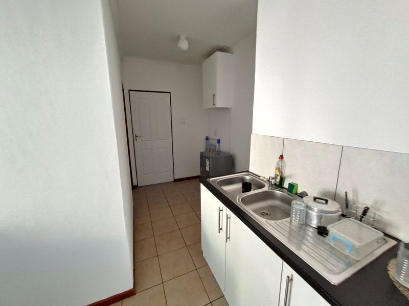 Apartment Rental Monthly In Mount Edgecombe - Photo 10