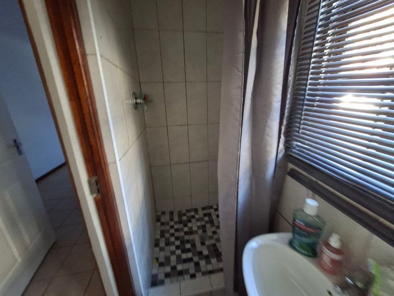 Apartment Rental Monthly In Mount Edgecombe - Photo 6