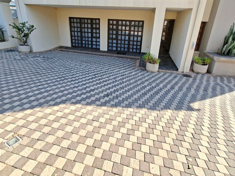 Apartment Rental Monthly In Mount Edgecombe - Photo 3
