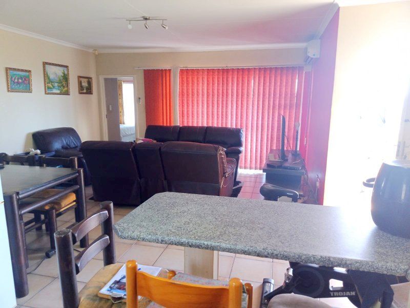 Townhouse For Sale In Amanzimtoti - Photo 5