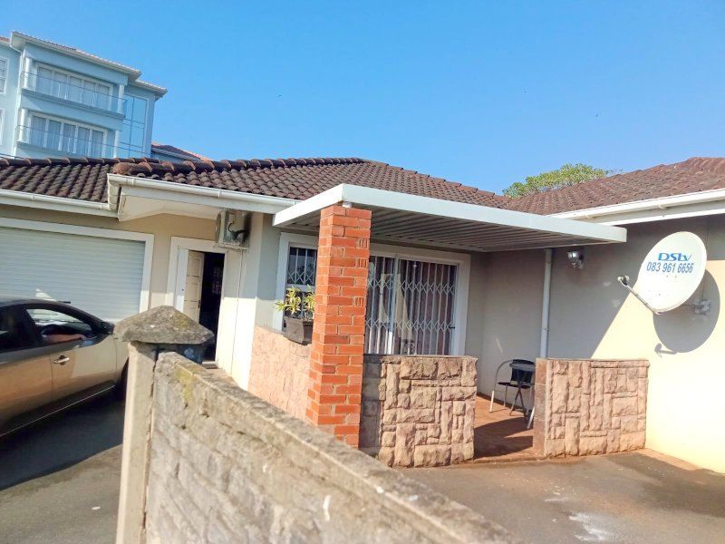 Townhouse For Sale In Amanzimtoti - Photo 1