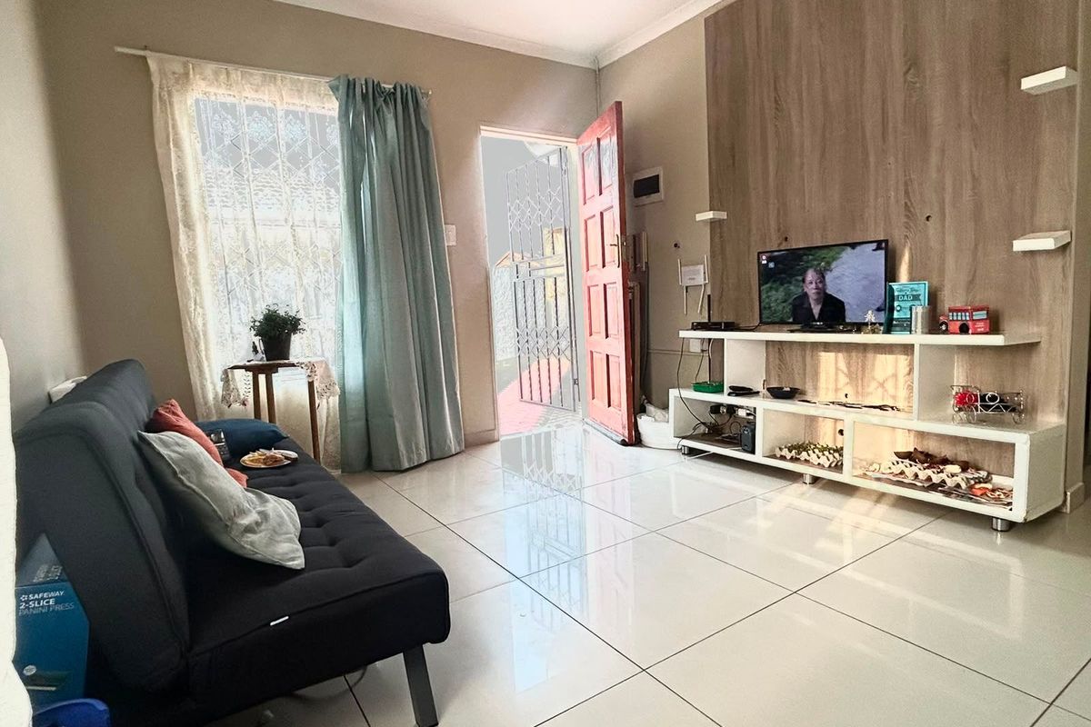 House For Sale In Johannesburg - Photo 3