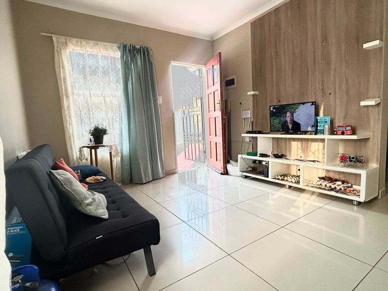 House For Sale In Johannesburg - Photo 3