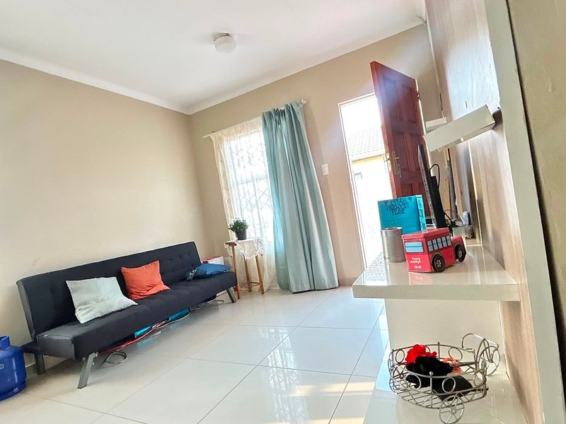 House For Sale In Johannesburg - Photo 4