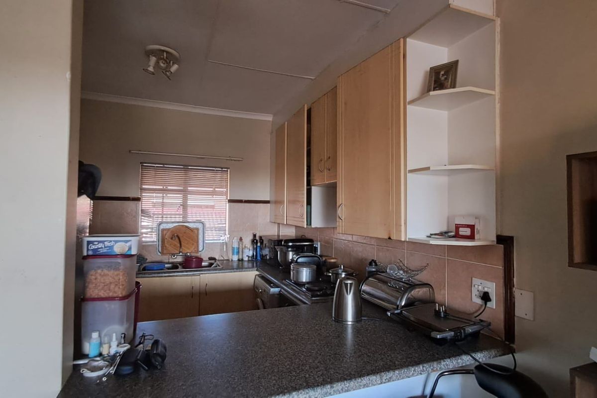 Apartment For Sale In Pretoria - Photo 4