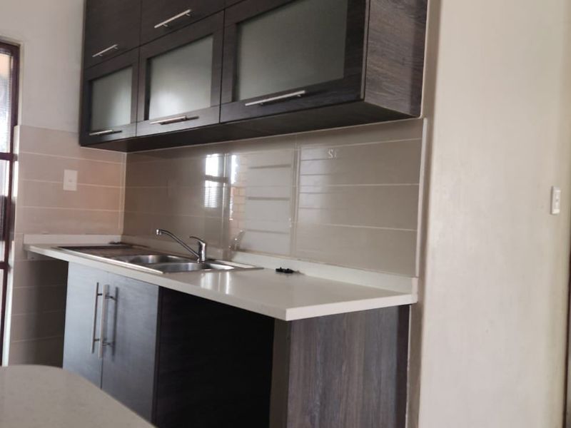 Apartment For Sale In Boksburg - Photo 4