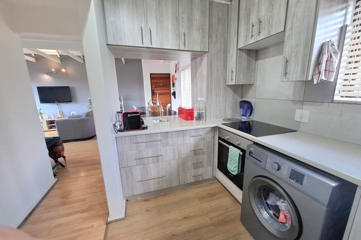 Apartment For Sale In Sandton - Photo 5