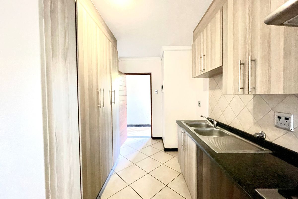 Apartment For Sale In Pretoria - Photo 5