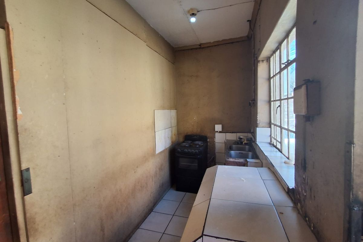 House For Sale In Johannesburg - Photo 2