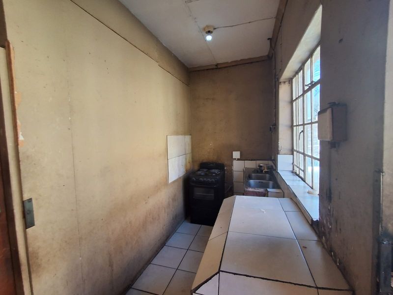 House For Sale In Johannesburg - Photo 2