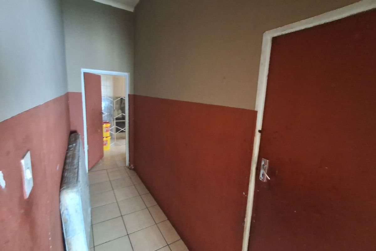 House For Sale In Johannesburg - Photo 5